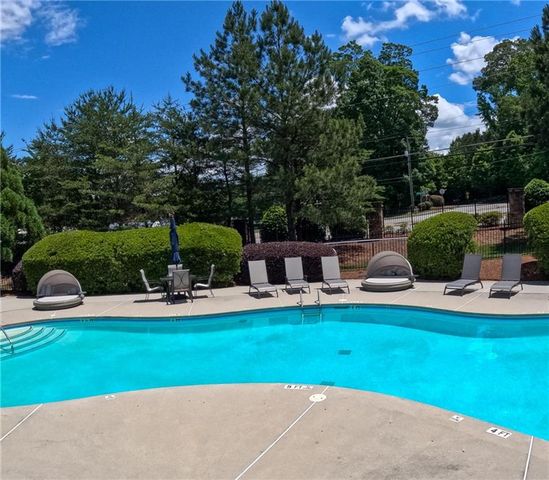 805 Pleasant Hill NW Road 343, Lilburn, GA 30047
