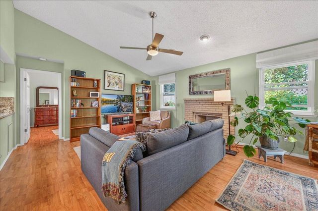 10771 N Windham Bay Circle, Fresno, CA 93730