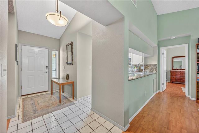 10771 N Windham Bay Circle, Fresno, CA 93730