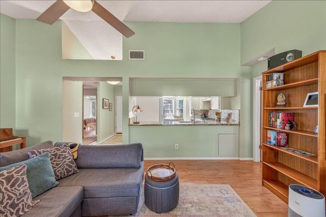 10771 N Windham Bay Circle, Fresno, CA 93730
