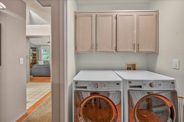 10771 N Windham Bay Circle, Fresno, CA 93730