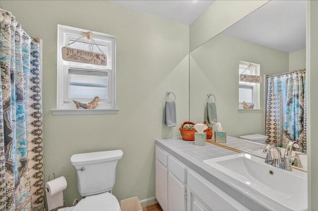 10771 N Windham Bay Circle, Fresno, CA 93730