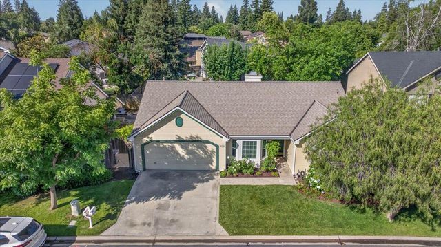 10771 N Windham Bay Circle, Fresno, CA 93730