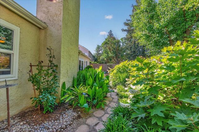 10771 N Windham Bay Circle, Fresno, CA 93730