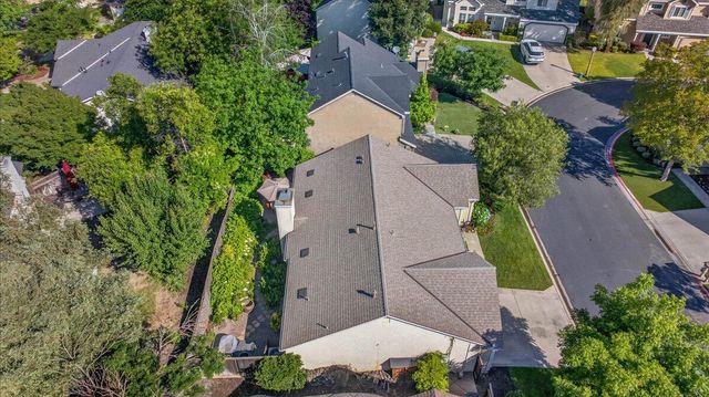 10771 N Windham Bay Circle, Fresno, CA 93730