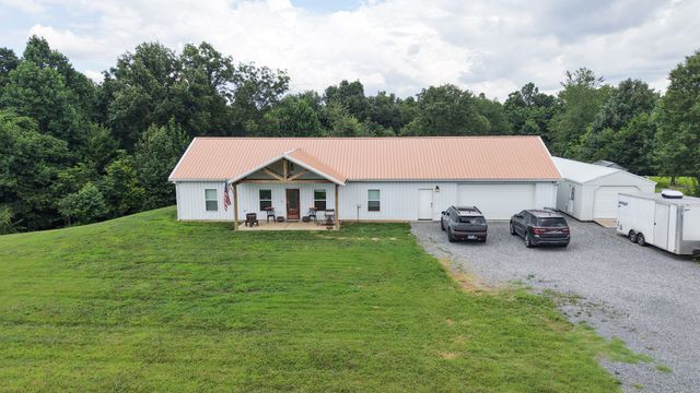 4423 Highland Rd, Lafayette, TN 37083