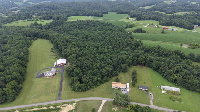 4423 Highland Rd, Lafayette, TN 37083