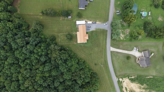 4423 Highland Rd, Lafayette, TN 37083