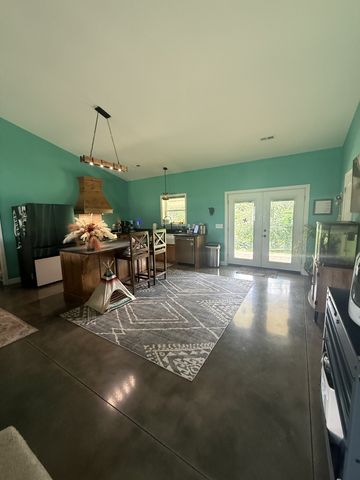 4423 Highland Rd, Lafayette, TN 37083
