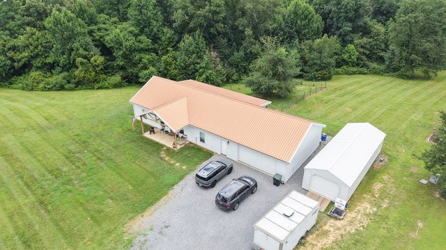 4423 Highland Rd, Lafayette, TN 37083