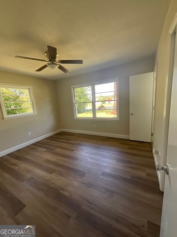 195 Hollywood Avenue, Jesup, GA 31545