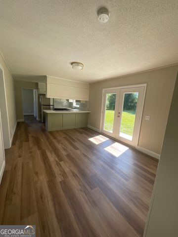 195 Hollywood Avenue, Jesup, GA 31545