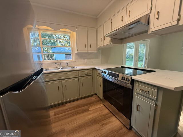 195 Hollywood Avenue, Jesup, GA 31545