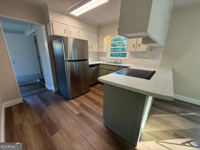 195 Hollywood Avenue, Jesup, GA 31545