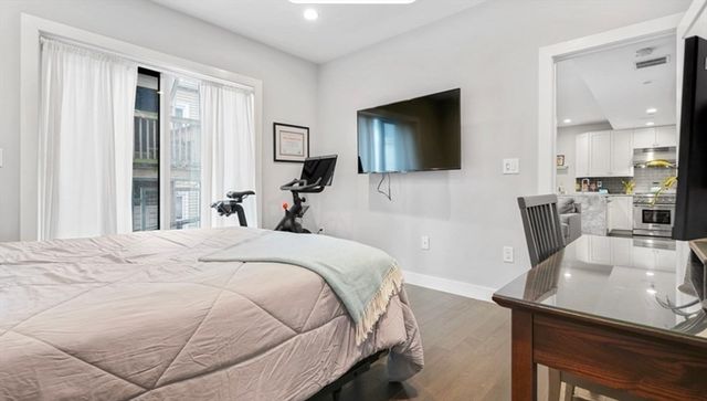 309 E St 22, Boston, MA 02127