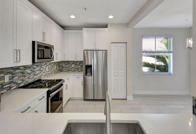 325 Atlantic Grove Way, Delray Beach, FL 33444