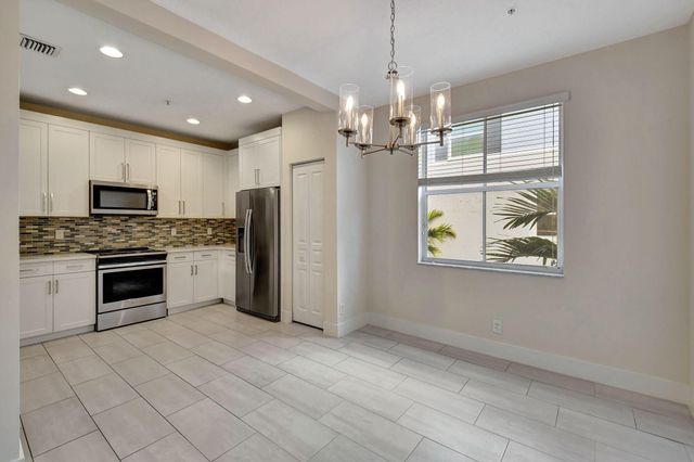 325 Atlantic Grove Way, Delray Beach, FL 33444