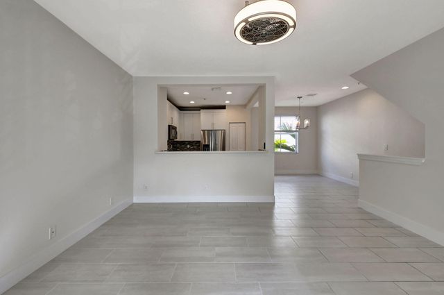 325 Atlantic Grove Way, Delray Beach, FL 33444