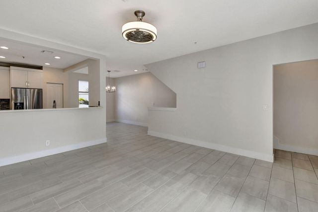 325 Atlantic Grove Way, Delray Beach, FL 33444