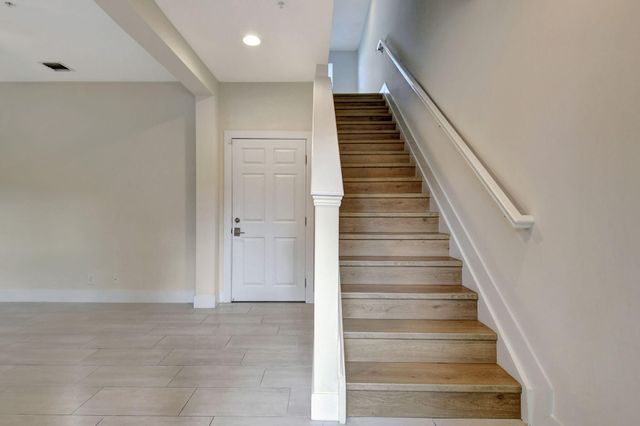 325 Atlantic Grove Way, Delray Beach, FL 33444