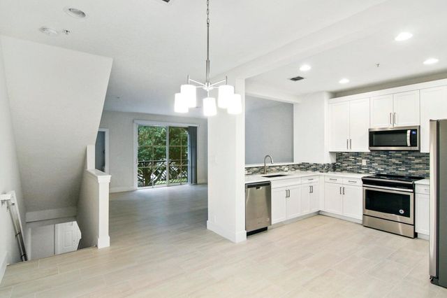 325 Atlantic Grove Way, Delray Beach, FL 33444