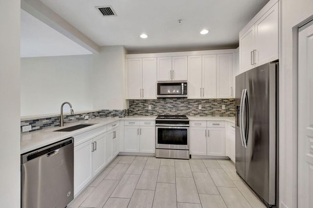 325 Atlantic Grove Way, Delray Beach, FL 33444