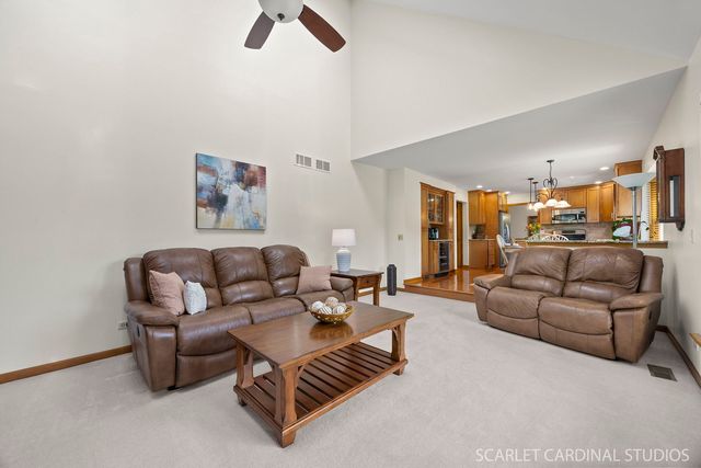 2565 Thornley Court, Aurora, IL 60504