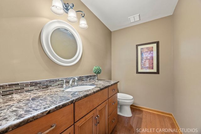 2565 Thornley Court, Aurora, IL 60504