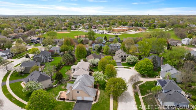2565 Thornley Court, Aurora, IL 60504