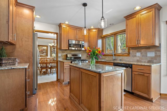 2565 Thornley Court, Aurora, IL 60504