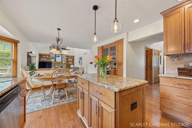 2565 Thornley Court, Aurora, IL 60504