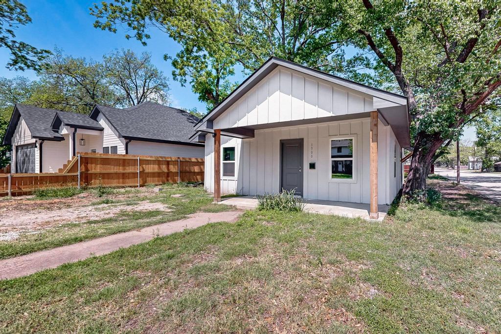 1500 W Collin Street, Corsicana, TX 75110