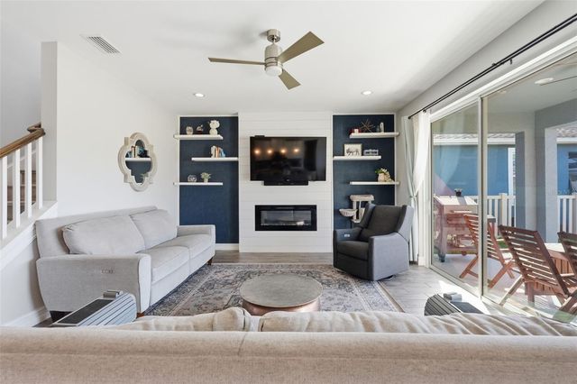 12112 RUSTIC RIVER WAY, Tampa, FL 33635