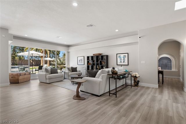 2227 Versailles Court, Henderson, NV 89074