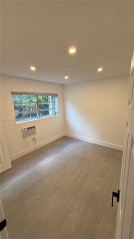 2430 NE 188th St 2436, Miami, FL 33180