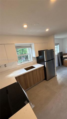 2430 NE 188th St 2436, Miami, FL 33180