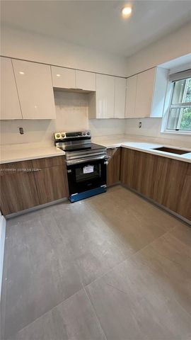 2430 NE 188th St 2436, Miami, FL 33180