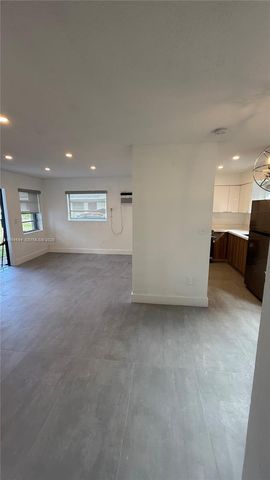 2430 NE 188th St 2436, Miami, FL 33180