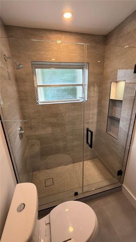 2430 NE 188th St 2436, Miami, FL 33180