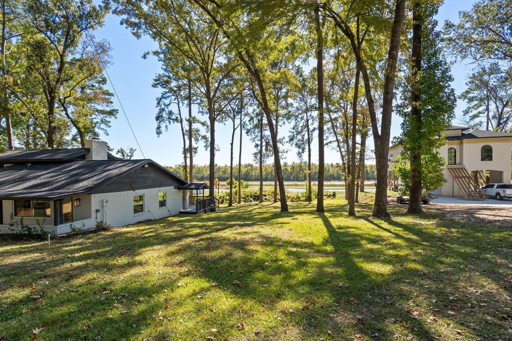 000 Hackberry Street, Trinity, TX 75862