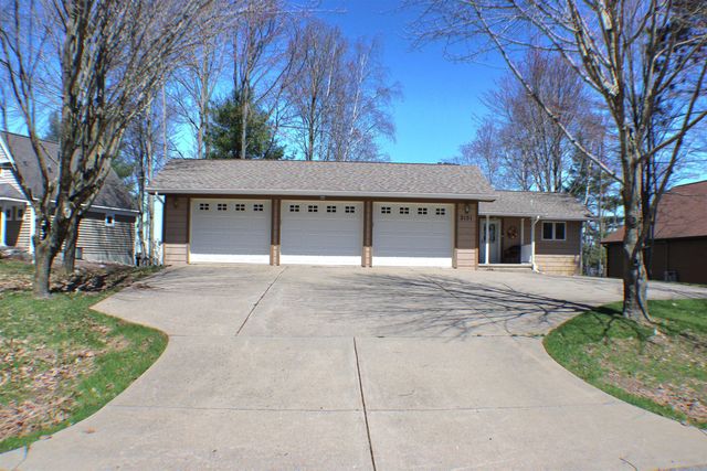 2151 Heather Way, Gladwin, MI 48624