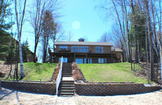 2151 Heather Way, Gladwin, MI 48624