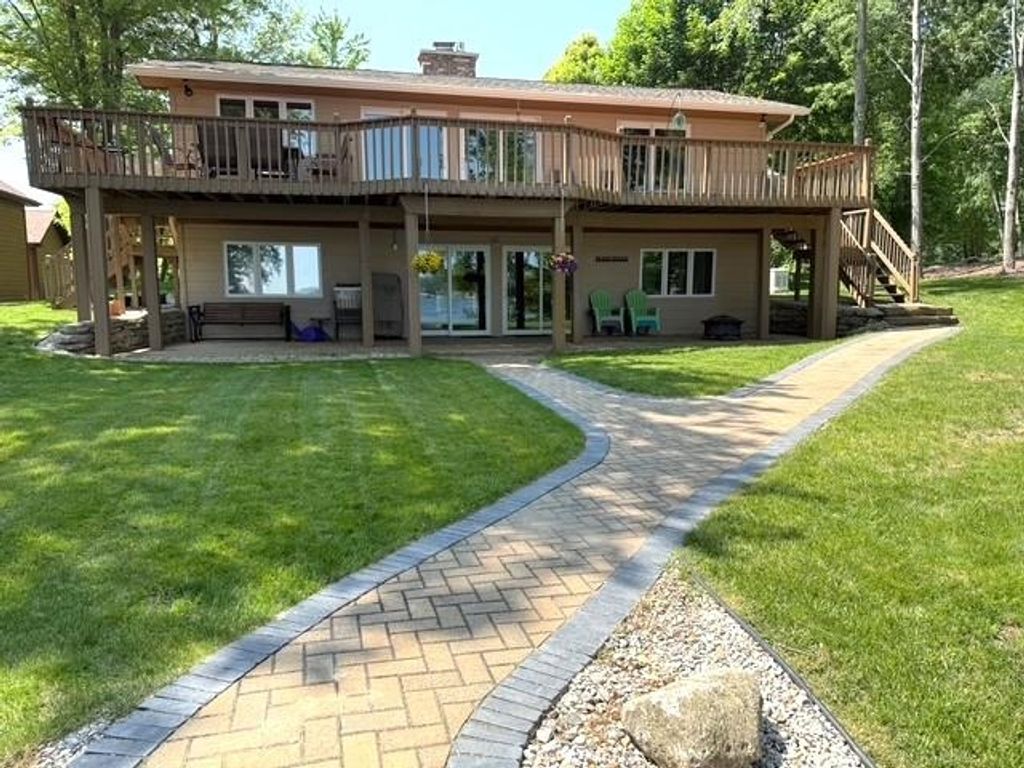 2151 Heather Way, Gladwin, MI 48624