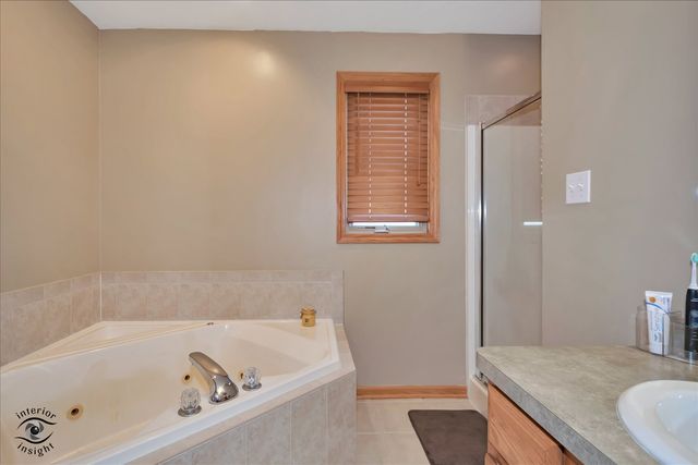 1541 Mallards Cove, Beecher, IL 60401