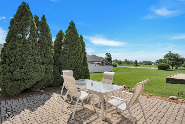 1541 Mallards Cove, Beecher, IL 60401