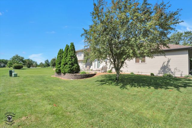 1541 Mallards Cove, Beecher, IL 60401