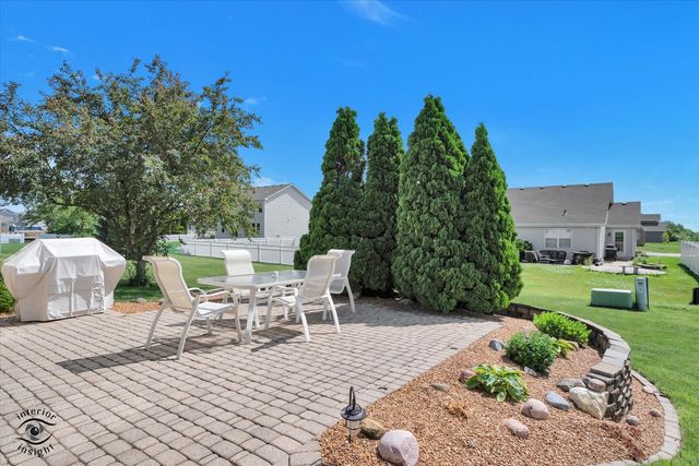 1541 Mallards Cove, Beecher, IL 60401