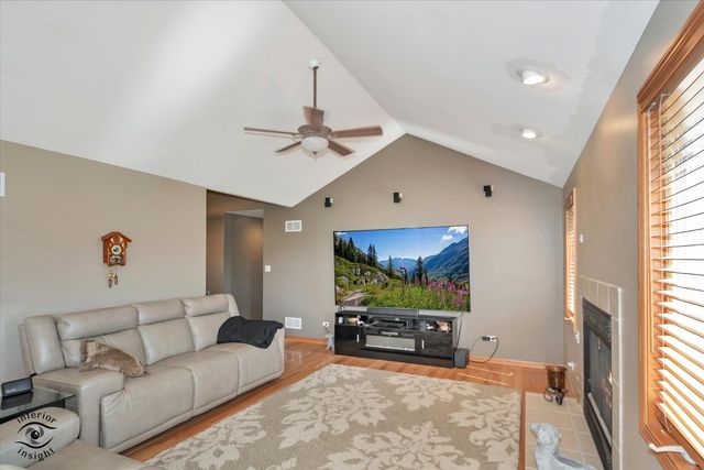 1541 Mallards Cove, Beecher, IL 60401