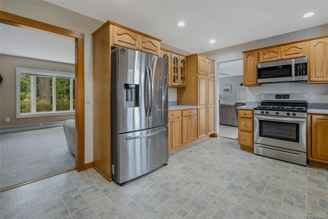 130 Tasker Lane, Greenport, NY 11944