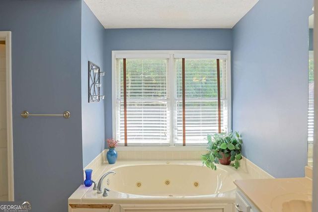 1102 Timber Glen Court SW, Lilburn, GA 30047